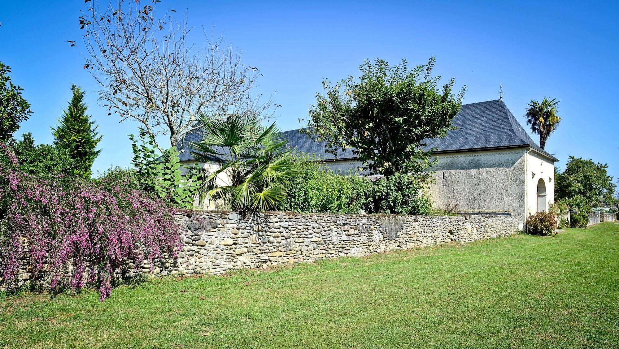 Logis Chez Germaine Hotel Geüs-d'Oloron Exterior foto